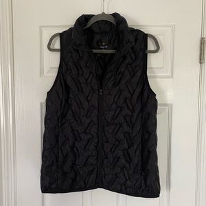 Black puffer vest, M